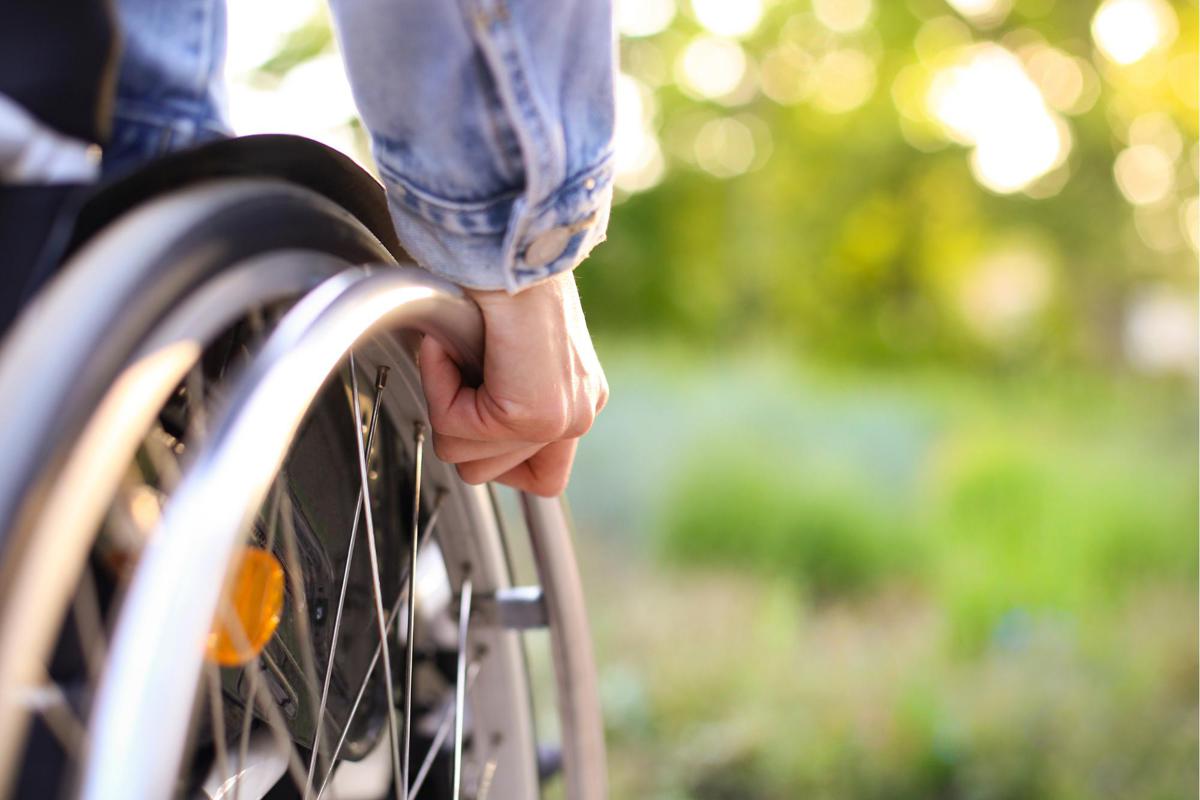 Lavoro inclusivo, opportunità e sfide per persone con disabilità