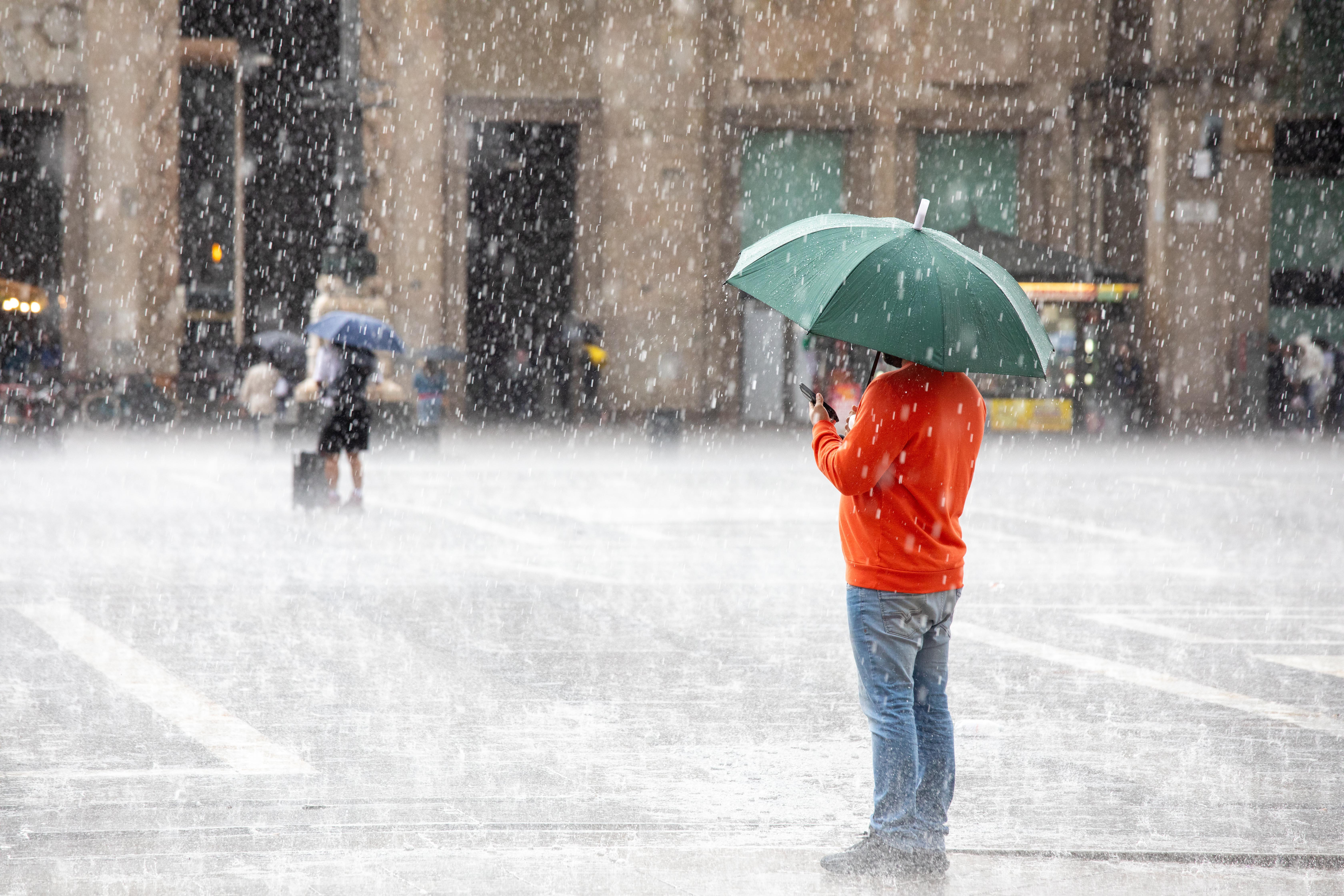 Maltempo con piogge forti fino a giovedì - poi torna il caldo estivo (ma non per molto)