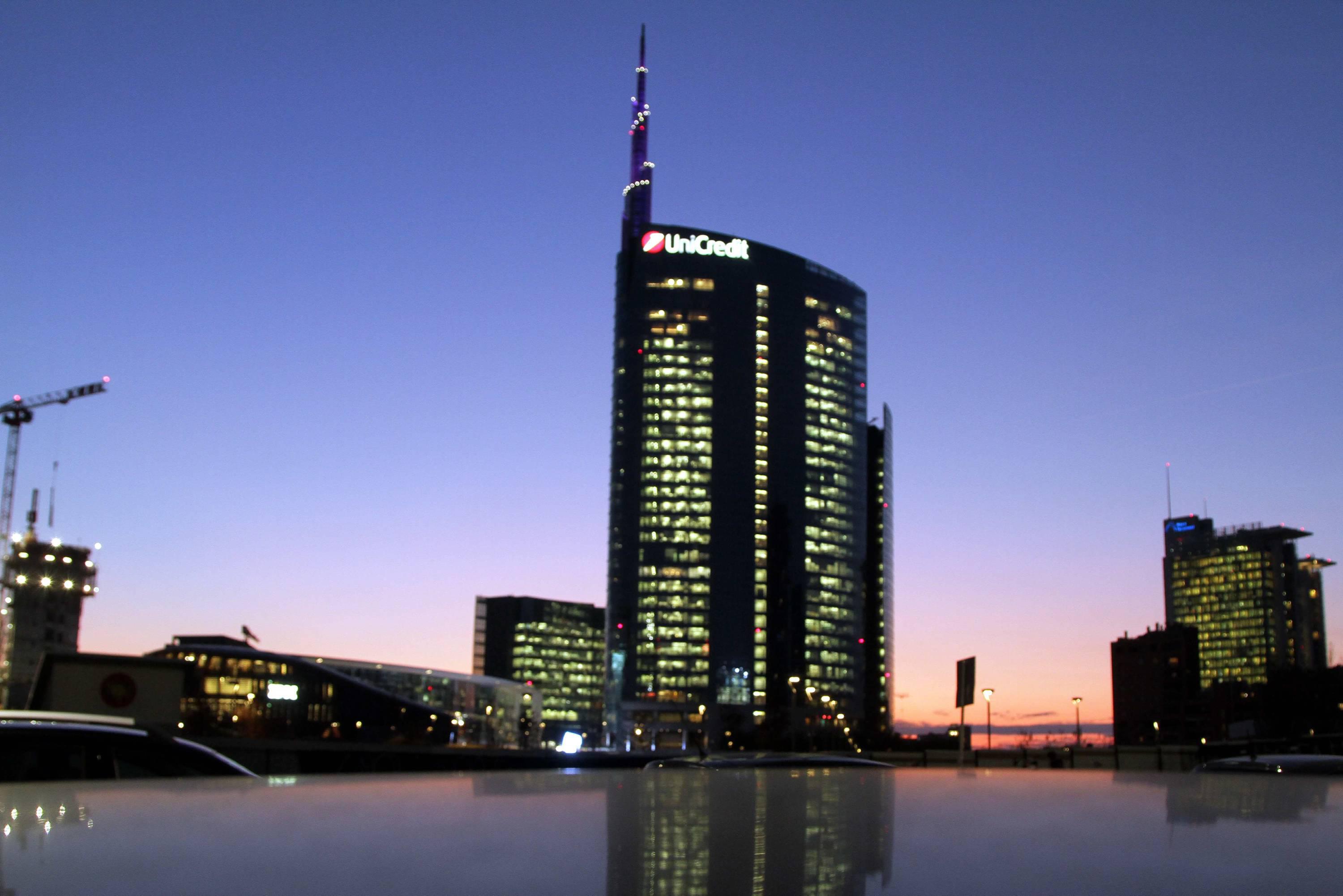 Unicredit: cavalieri bianchi e golden power, le possibili mosse di Commerz per opporsi