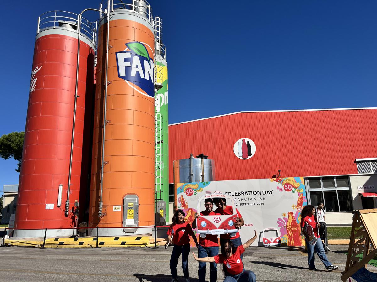 Coca-Cola Hbc Italia celebra i primi 50 anni della fabbrica di Marcianise