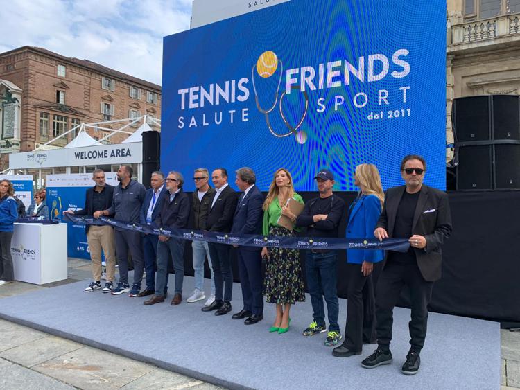 Torino, sport e prevenzione debuttano in piazza Castello con 'Tennis & Friends'