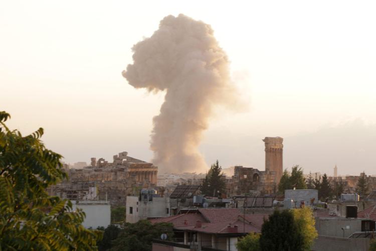 Fumo dopo attacco aereo israeliano sulla città libanese di Baalbeck - (Afp)