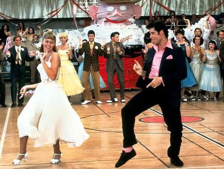 Italia, patria del chewing gum: il 90% delle persone lo consuma e più della metà lo associa al film Grease