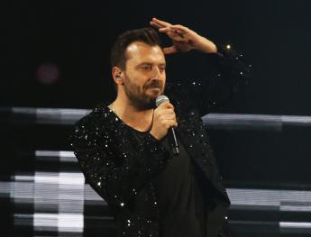 Cesare Cremonini 'vola' negli stadi, 300mila biglietti venduti in 6 ore