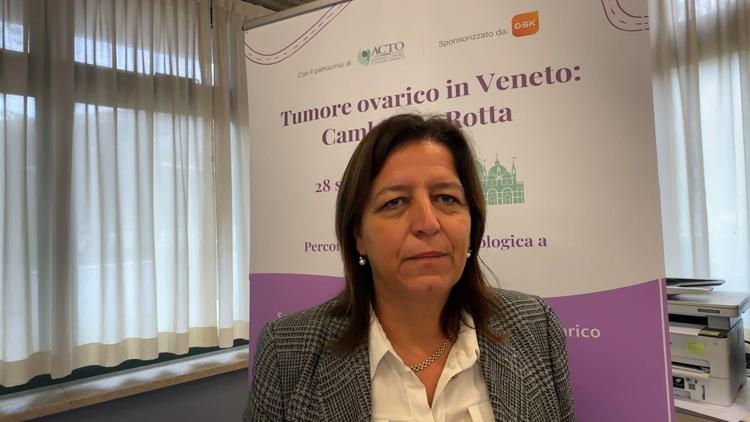 Tumori, Brescacin (Veneto): "Al fianco donne con cancro alle ovaie con team multidisciplinari