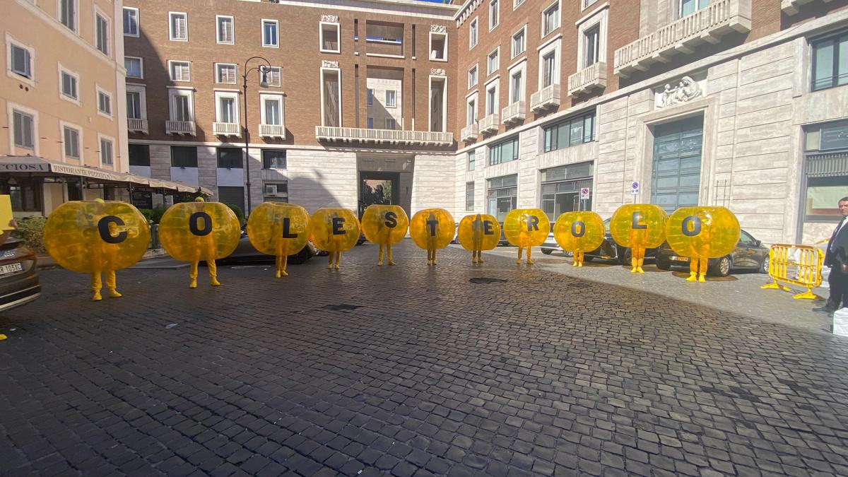 Un flash mob per 'liberare la circolazione dal colesterolo'