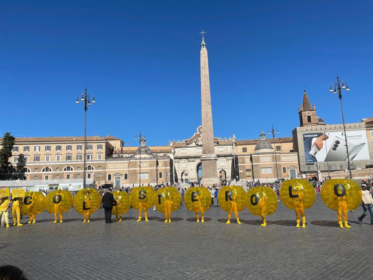 Giornata mondiale cuore, flash mob per 'liberare circolazione dal colesterolo'