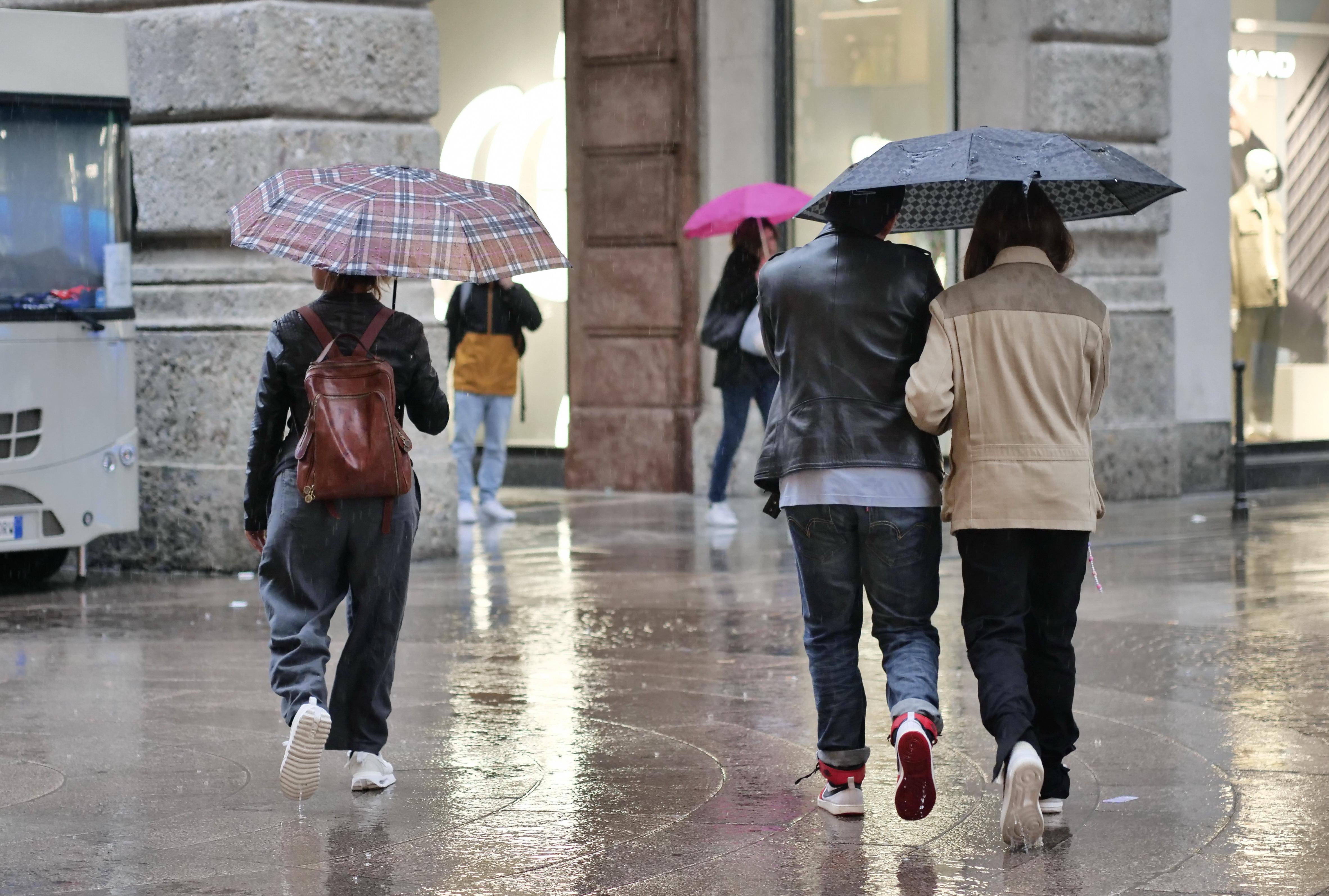 Maltempo - inizia ottobre e arriva un ciclone con piogge: le previsioni della settimana