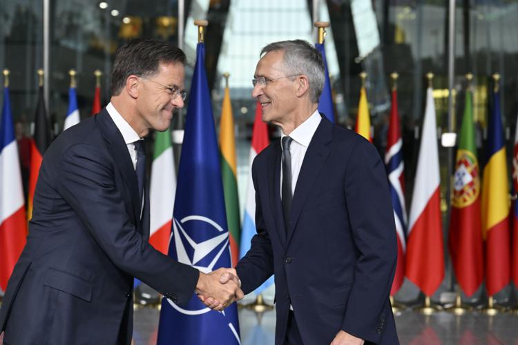 Jens Stoltenberg e Mark Rutte - (Fotogramma)