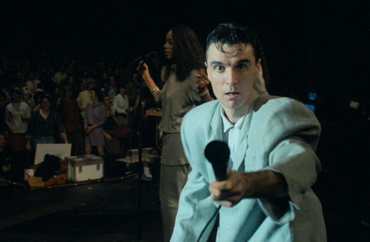 David Byrne in una scena di 'Stop Making Sense'