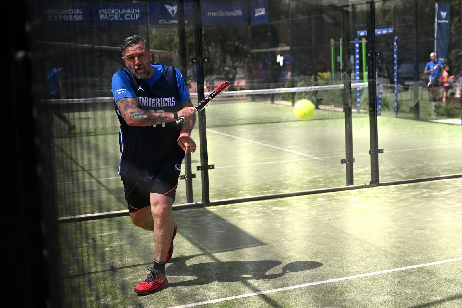 Tomorrow the padel derby between the former Roma and Lazio players