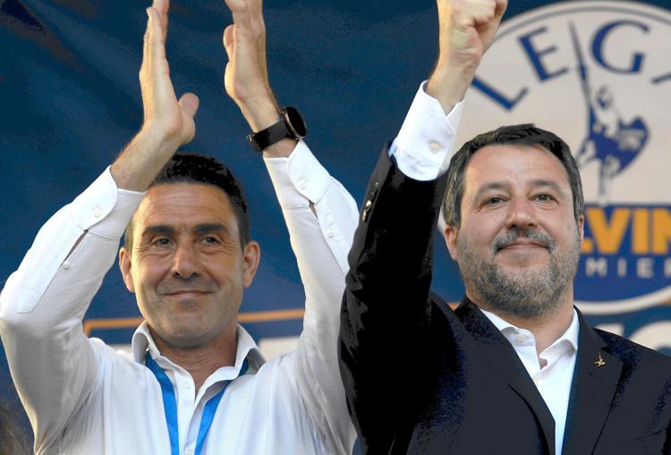 Roberto Vannacci e Matteo Salvini (Fotogramma)