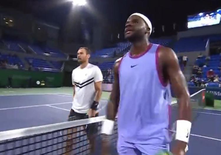 Tiafoe furioso con l'arbitro