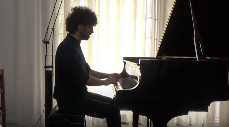 Giuliano Graniti al piano (Youtube / Giuliano Graniti) - Youtube / Giuliano Graniti