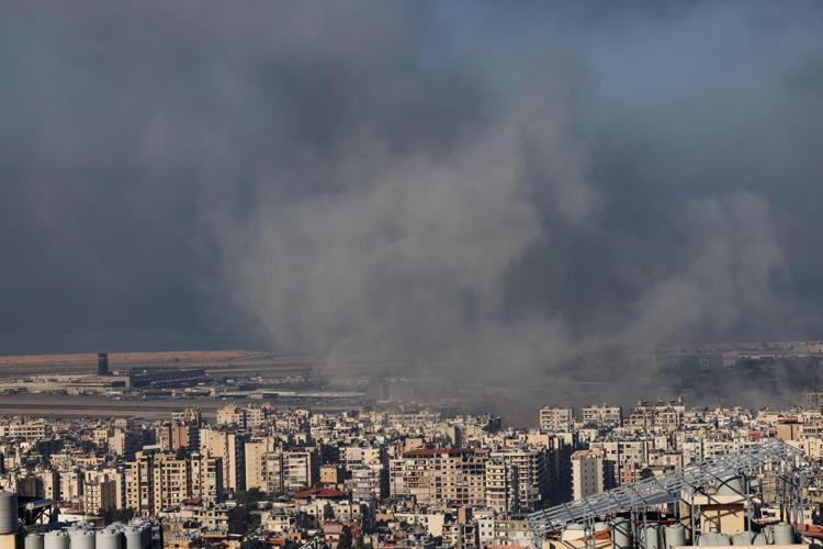 Colonne di fumo a Beirut