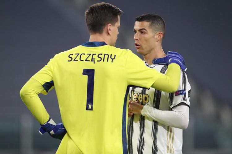 Cristiano Ronaldo e Wojcech Szczesny - Fotogramma