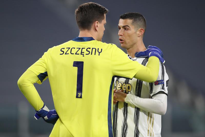 Cristiano Ronaldo scherza con Szczesny: Ti sei dovuto ritirare per andare in un grande club