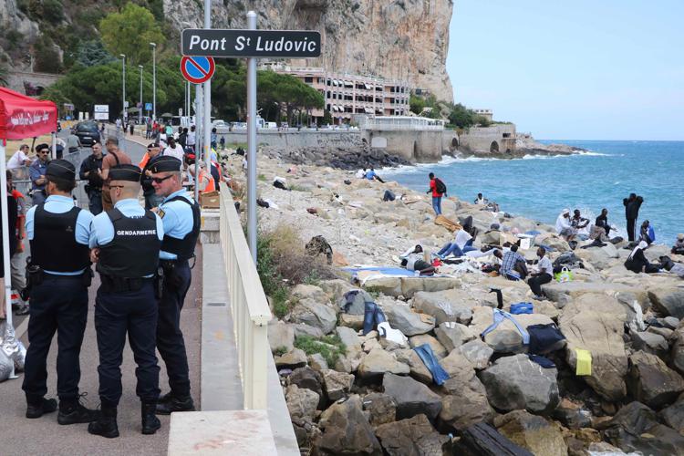 Migrants camp out at the border  town of Ventimiglia - FOTOGRAMMA