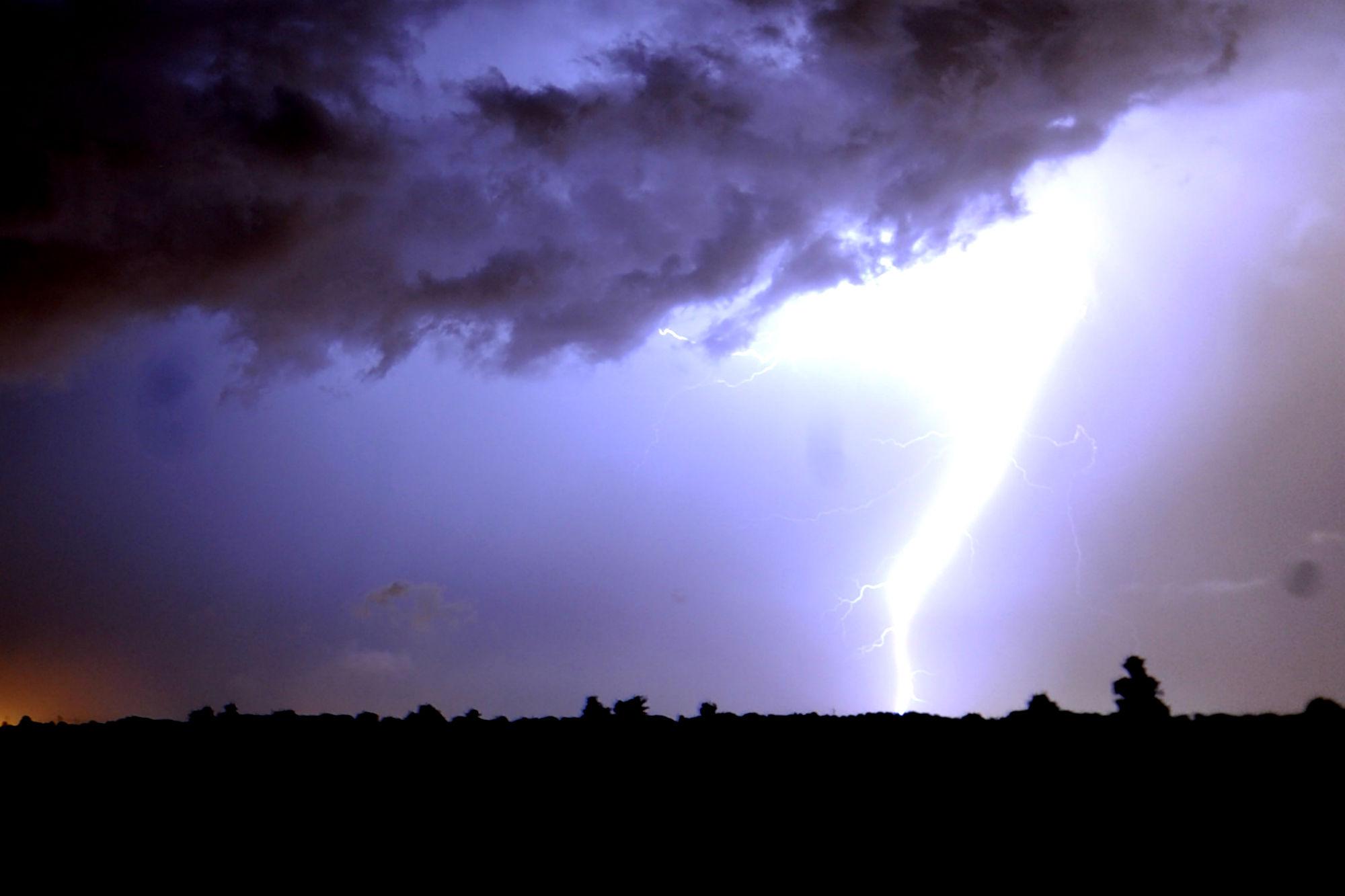 Nubifragi e maltempo estremo, è allerta sull'Italia: le previsioni meteo