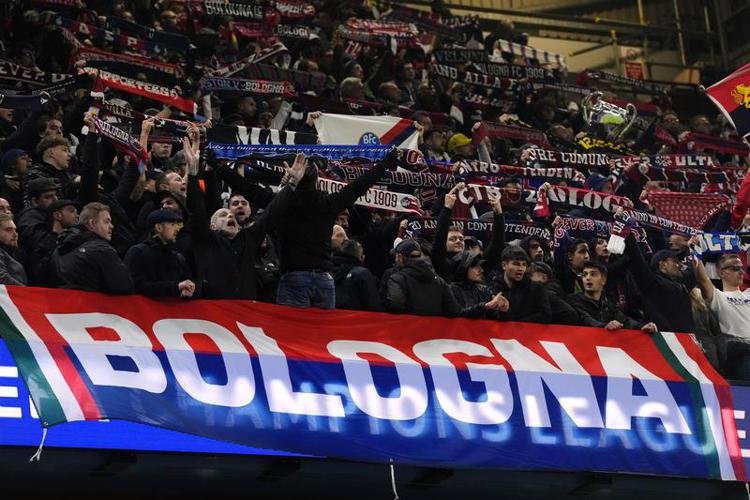 Tifosi del Bologna a Birmingham - Fotogramma