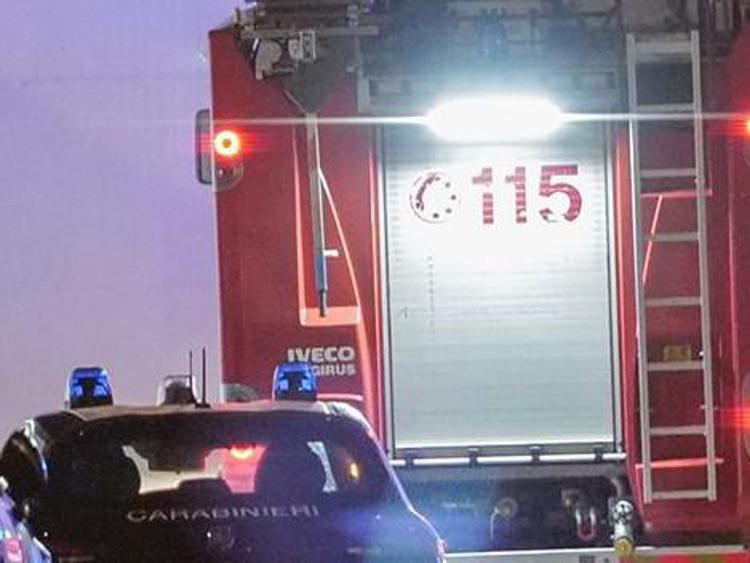 Autocarro sbanda e finisce contro guardrail, 2 morti su statale tra Foggia e San Severo