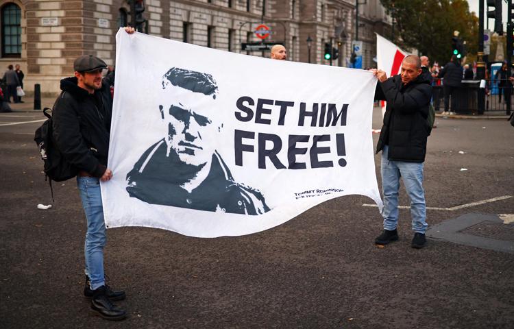 Sostenitori di Tommy Robinson a Londra - Afp