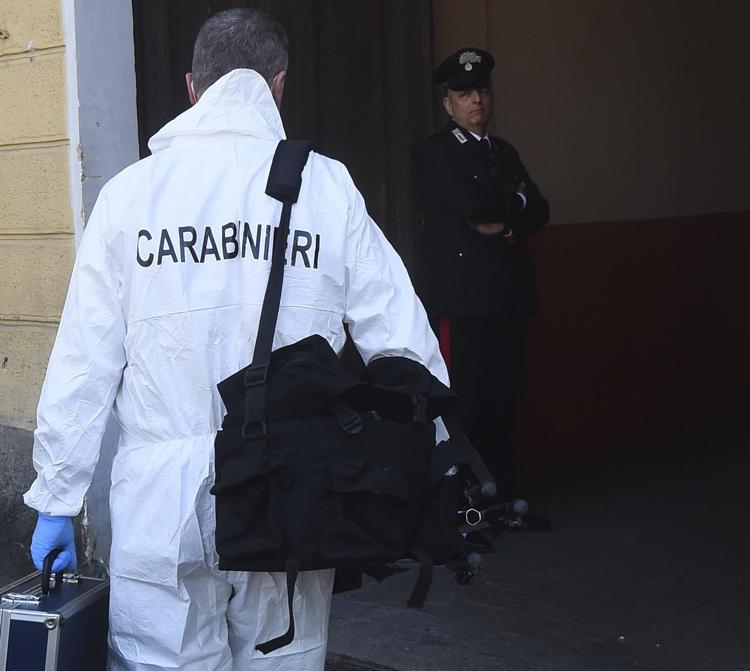 Rilievi dei carabinieri (Fotogramma)