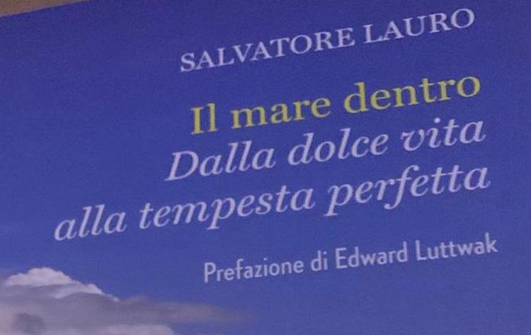 Libri, l'armatore Lauro e il suo 'Mare dentro': "Torni la 'Dolce vita' a Ischia"