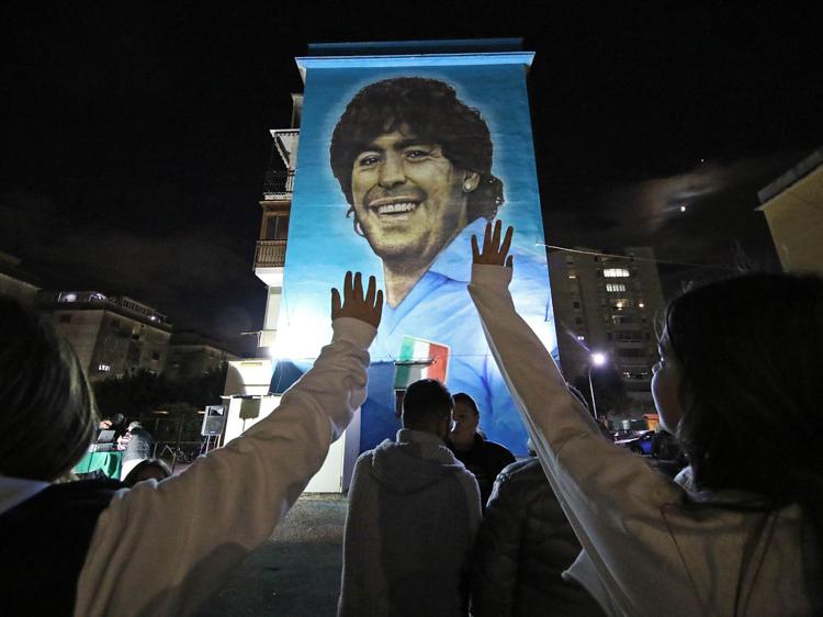 Murales dedicato a Maradona - Fotogramma