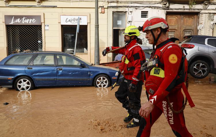 I danni dell'alluvione a Valencia - (Fotogramma)