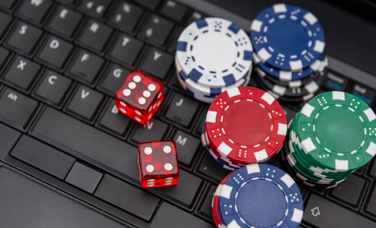 Giochi, boom Casinò online: ad ottobre spesa di 251,8 milioni (+19,6%)