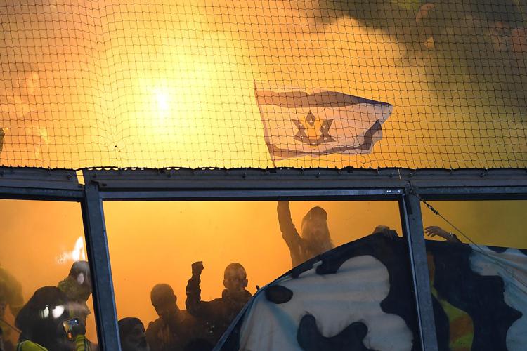 Tifosi del Maccabi ad Amsterdam durante il match contro l'Ajax - Fotogramma /Ipa