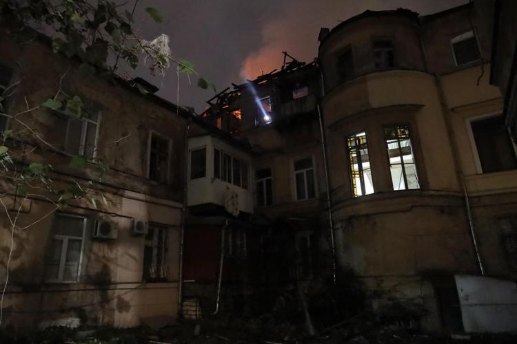 Macerie e fiamme a Odessa - Afp