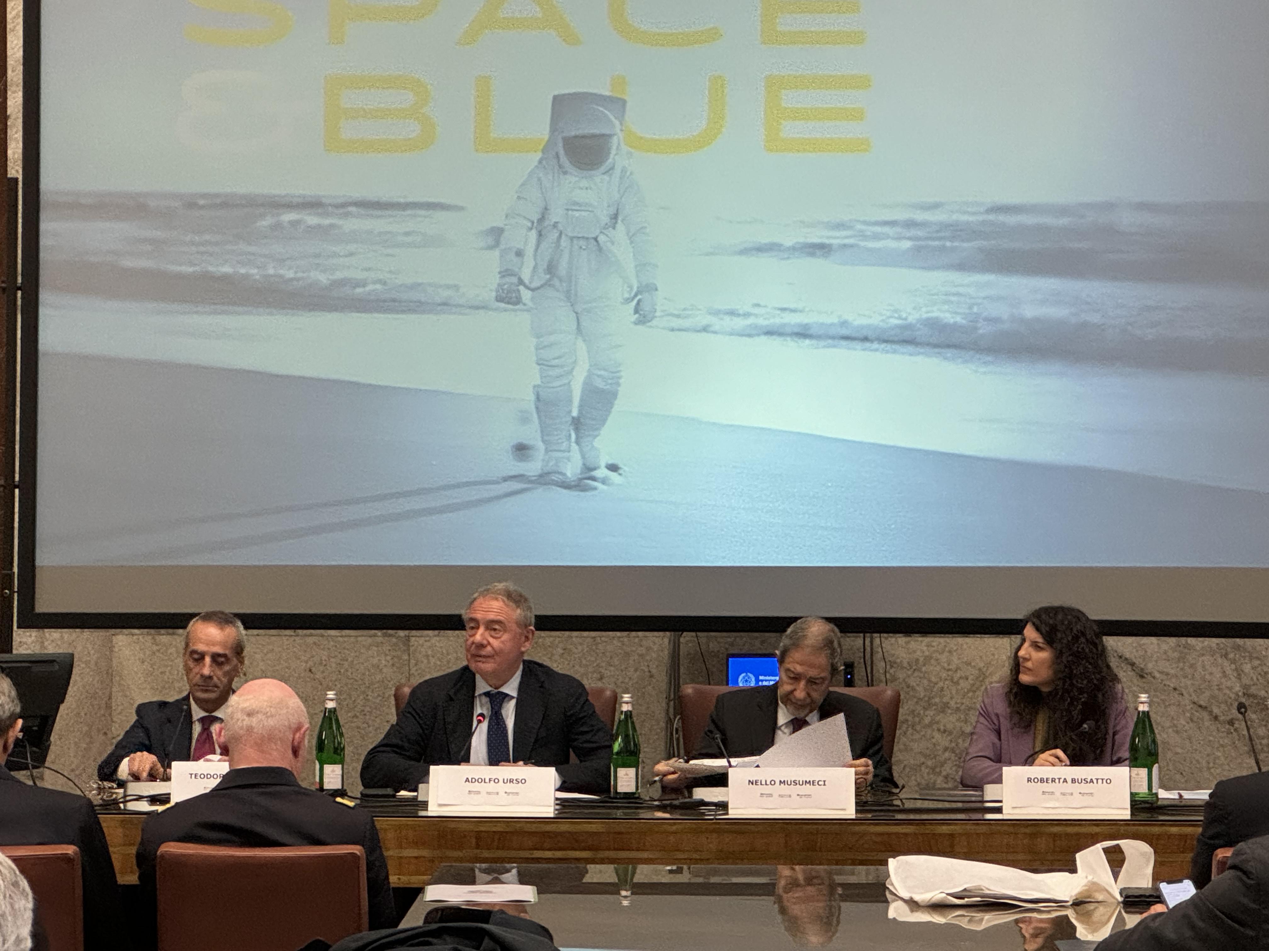 Spazio, Urso: "Con legge su space economy Italia protagonista"