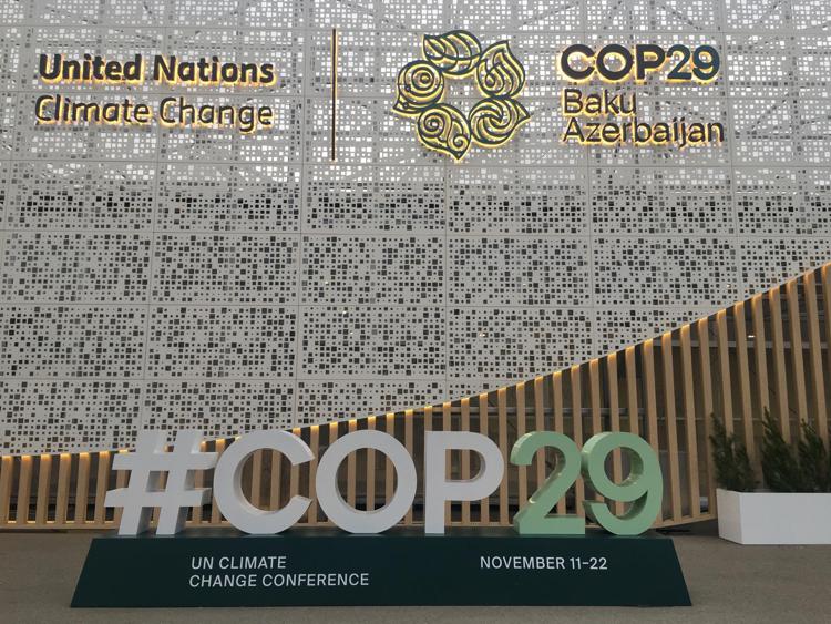 Cop29, bozza finanziaria attesa per mezzanotte, restano i nodi politici