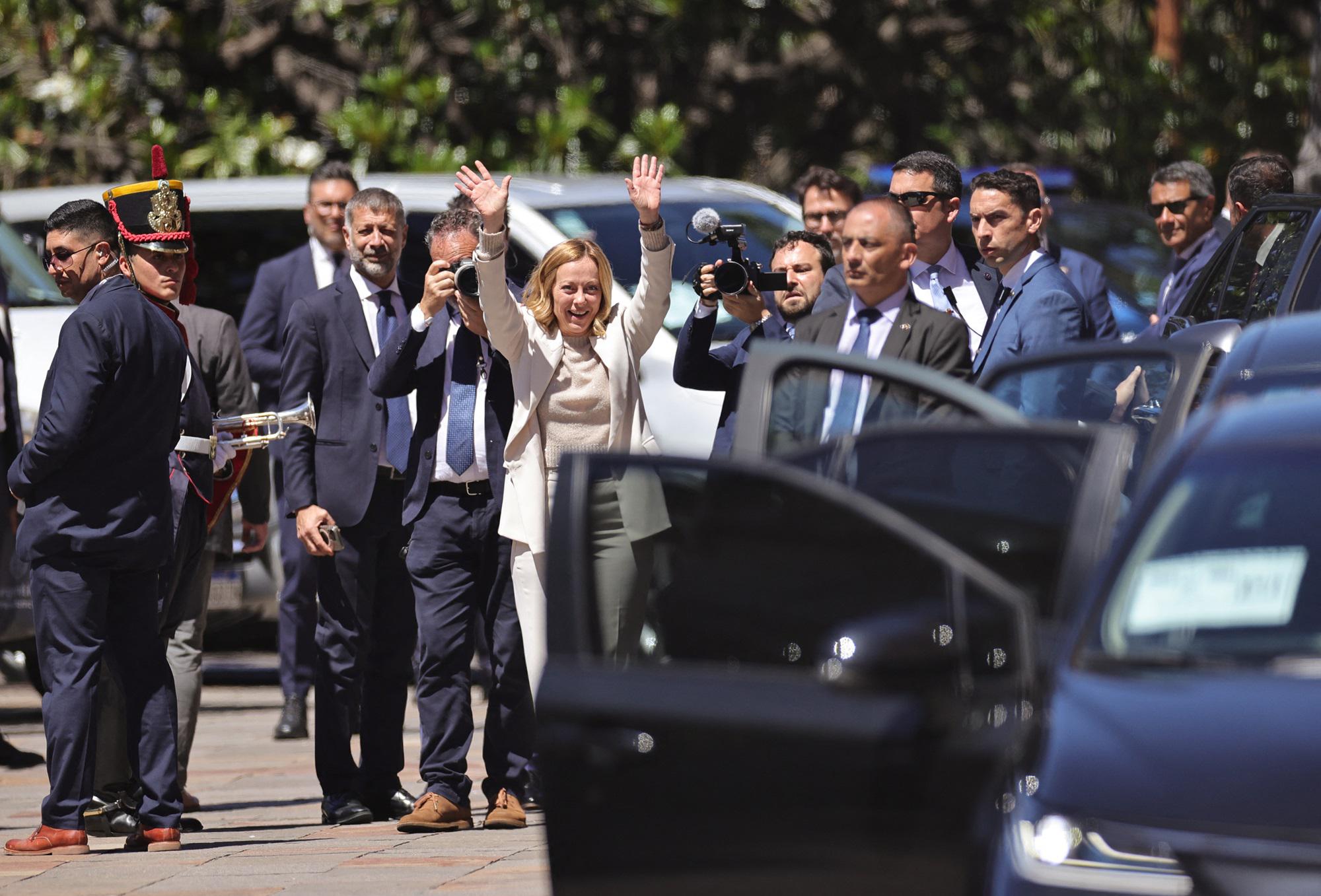 Meloni a italiani a Buenos Aires: "Patria è casa che piedi lasciano, ma cuore mai"