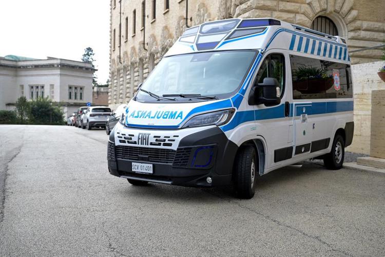 Giubileo, Ordine di Malta dona un’ambulanza al Vaticano