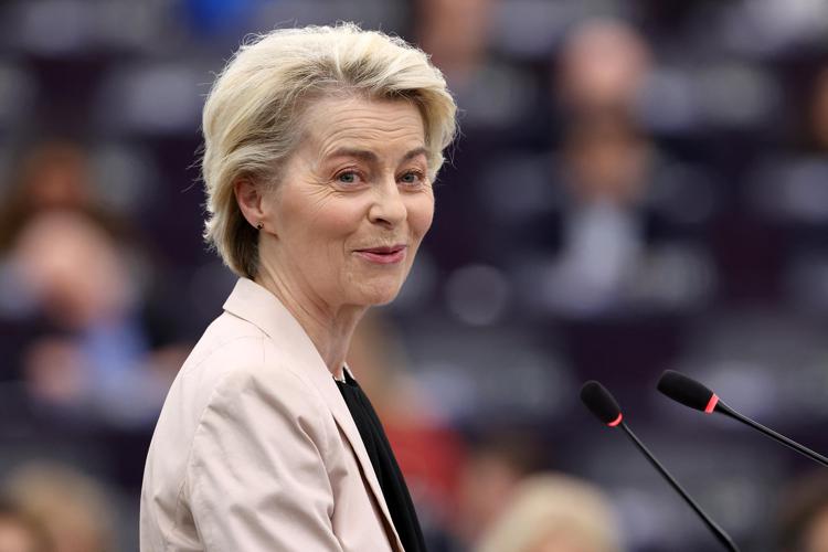 La presidente della Commissione Europea Ursula von der Leyen - (afp)