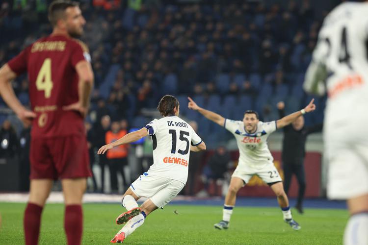 Roma-Atalanta, De Roon esulta dopo il gol - Fotogramma /Ipa