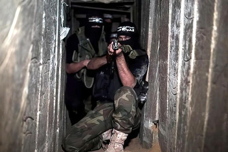 Miliziani di Hamas nei tunnel di Gaza - Fotogramma /Ipa