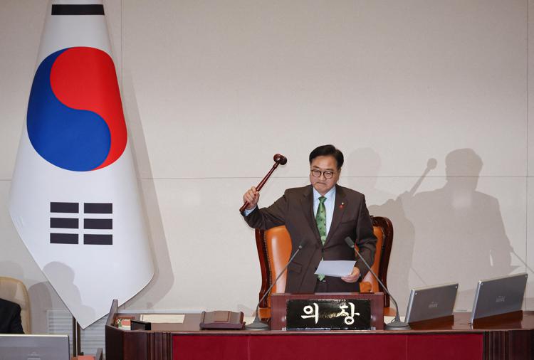 Corea del Sud, Parlamento approva l'impeachment del presidente Yoon