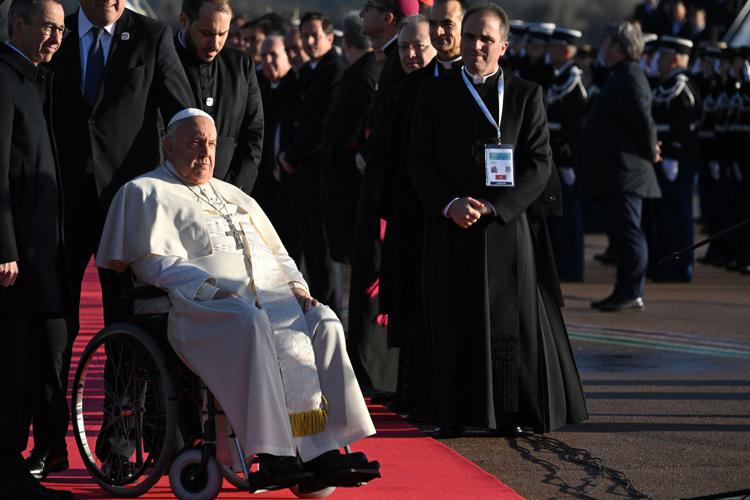 Papa Francesco ad Ajaccio - (Afp)