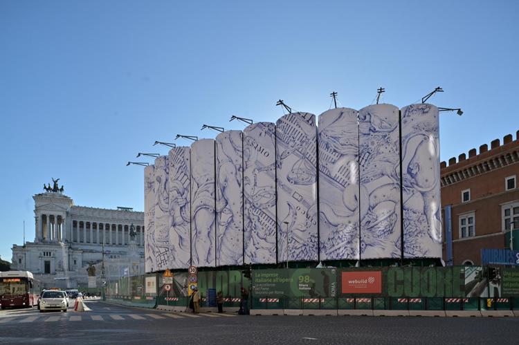 Roma, silos del cantiere a Piazza Venezia