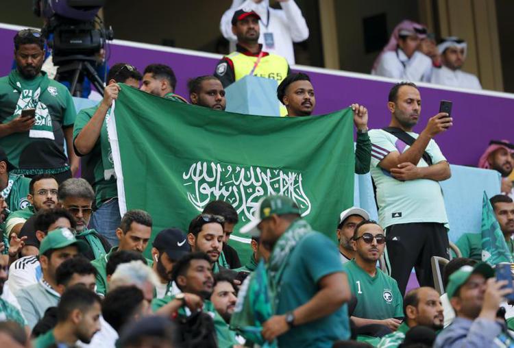 Tifosi con la bandiera dell'Arabia Saudita - Fotogramma