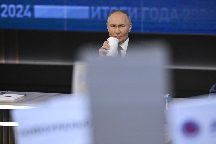 Putin durante la conferenza stampa - Afp