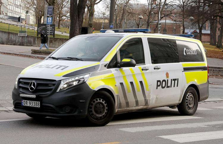 Oslo, 21enne italiana accoltellata 30 volte dall'ex: colpita alla carotide