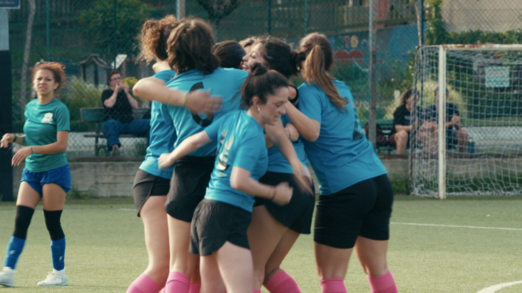 Tv, docuserie 'Las Leonas': Coppa Mondo calcio per badanti e tate