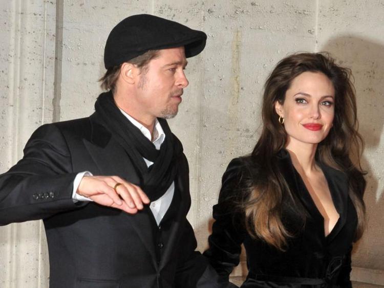 Brad Pitt e Angelina Jolie in una foto d'archivio (Fotogramma)