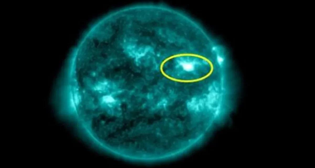 A powerful solar flare in the northwestern region of the Earth-facing side of the Sun