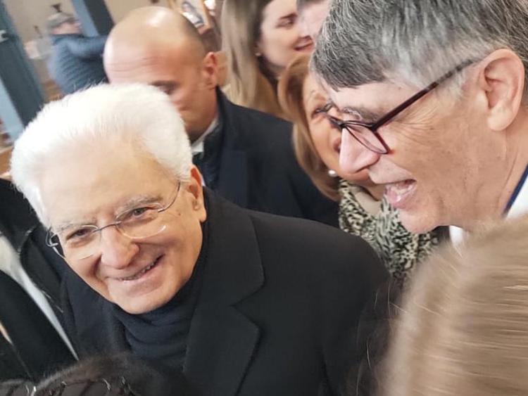 Il presidente della Repubblica, Sergio Mattarella, e don Maurizio Patriciello 